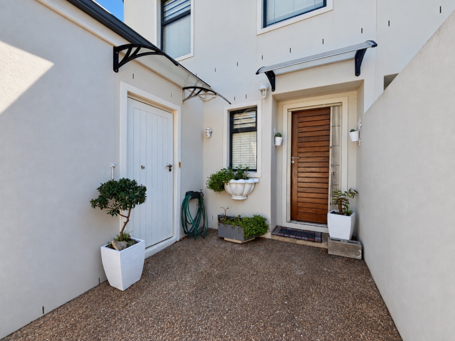 To Let 2 Bedroom Property for Rent in Diep River Western Cape